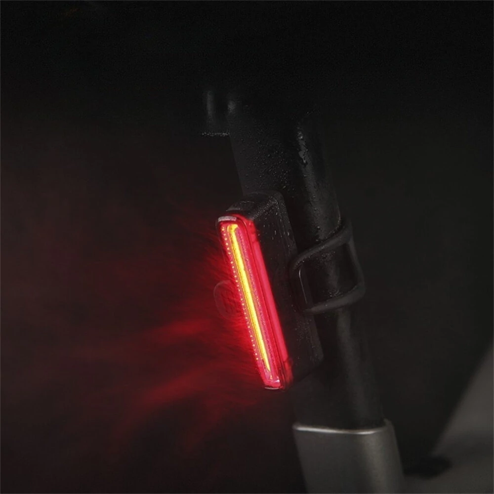 MAGICSHINE SEEMEE 30 Smart Bike Taillight 7 Light Modes Built-in Light-sensing System IPX6 Waterproof USB Chargeable 800m Light Distance Safe Riding for MTB Bike Road Bike — view 3